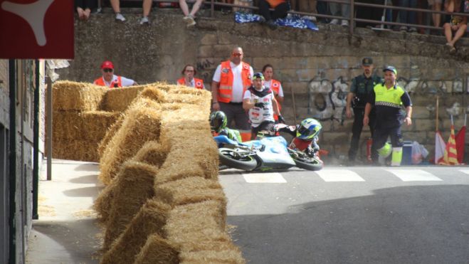 Imagen de un accidente en la curva 7 del circuito de La Bañeza | José Martín Imagen de un accidente en la curva 7 del circuito de La Bañeza | José Martín