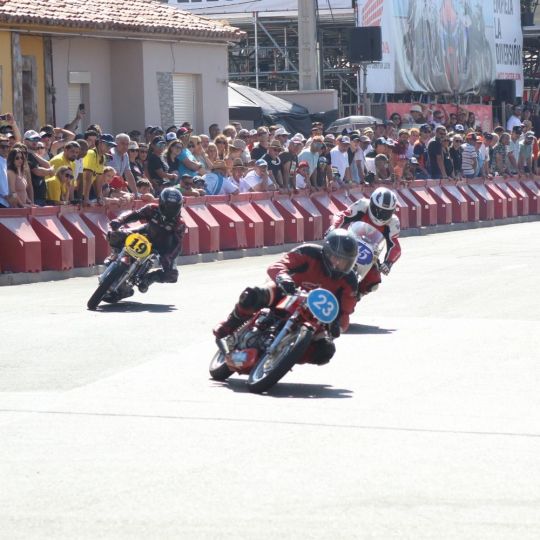 La Bañeza vive un Gran Premio muy especial entre carreras, homenajes y despedidas