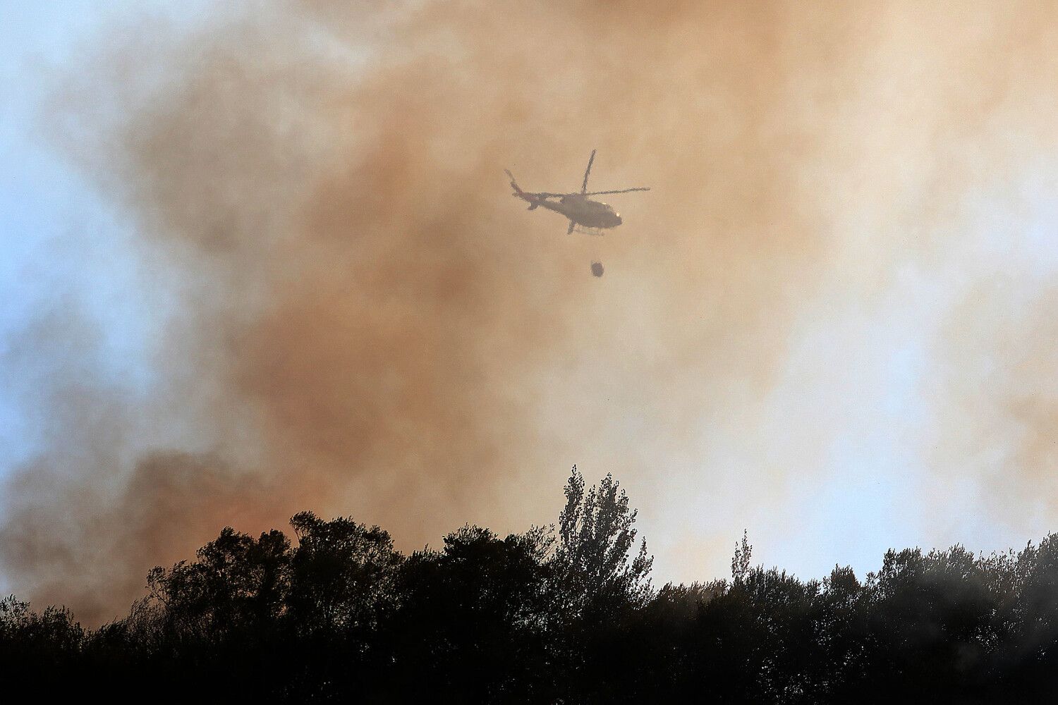 Incendio forestal en Cifuentes de Rueda, en el municipio de Gradefes (León) | Peio García / ICAL