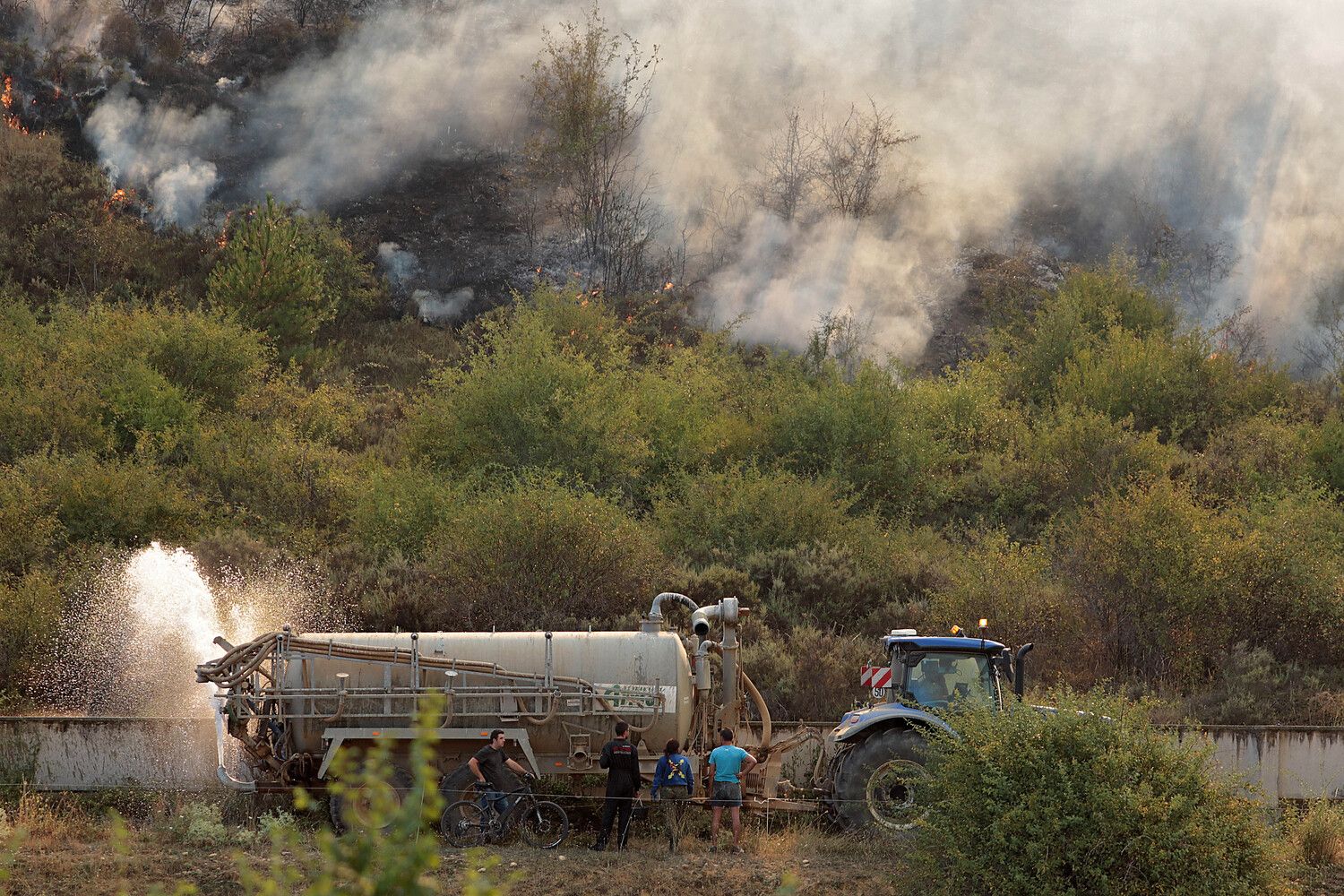 Incendio forestal en Cifuentes de Rueda, en el municipio de Gradefes (León) | Peio García / ICAL