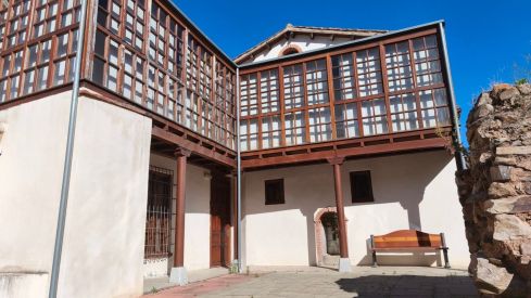 Astorga convierte la ausencia en arte: La escultura abstracta llega al Museo Casa Panero de la mano de FUNDOS