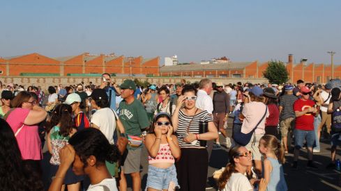 Casi dos minutos de oscuridad: Así vivió León el eclipse total de Sol | José Martín