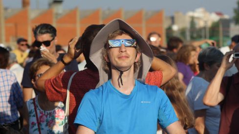 Casi dos minutos de oscuridad: Así vivió León el eclipse total de Sol | José Martín