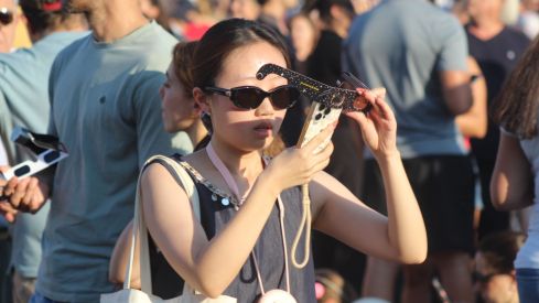 Casi dos minutos de oscuridad: Así vivió León el eclipse total de Sol | José Martín