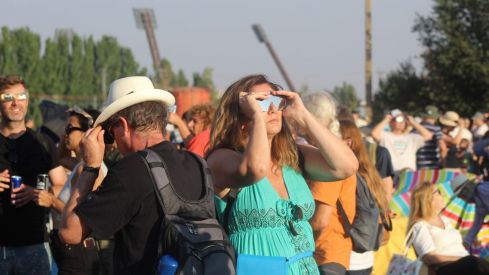Casi dos minutos de oscuridad: Así vivió León el eclipse total de Sol | José Martín