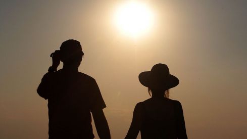 Casi dos minutos de oscuridad: Así vivió León el eclipse total de Sol | Peio García / ICAL