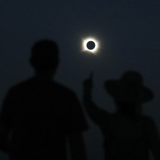 Casi dos minutos de oscuridad: Así vivió León el eclipse total de Sol | Peio García / ICAL