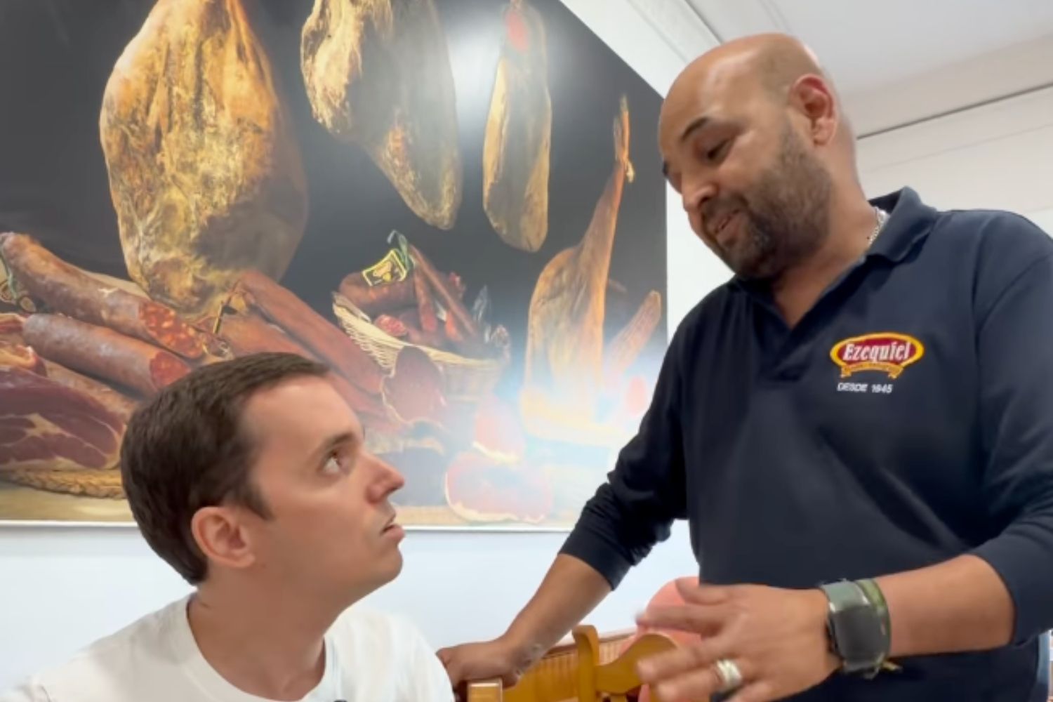 Visita del influencer Víctor Prous al restaurante Ezequiel de Villamanín (León) | IG: Victor Prous Visita del influencer Víctor Prous al restaurante Ezequiel de Villamanín (León) | IG: Victor Prous
