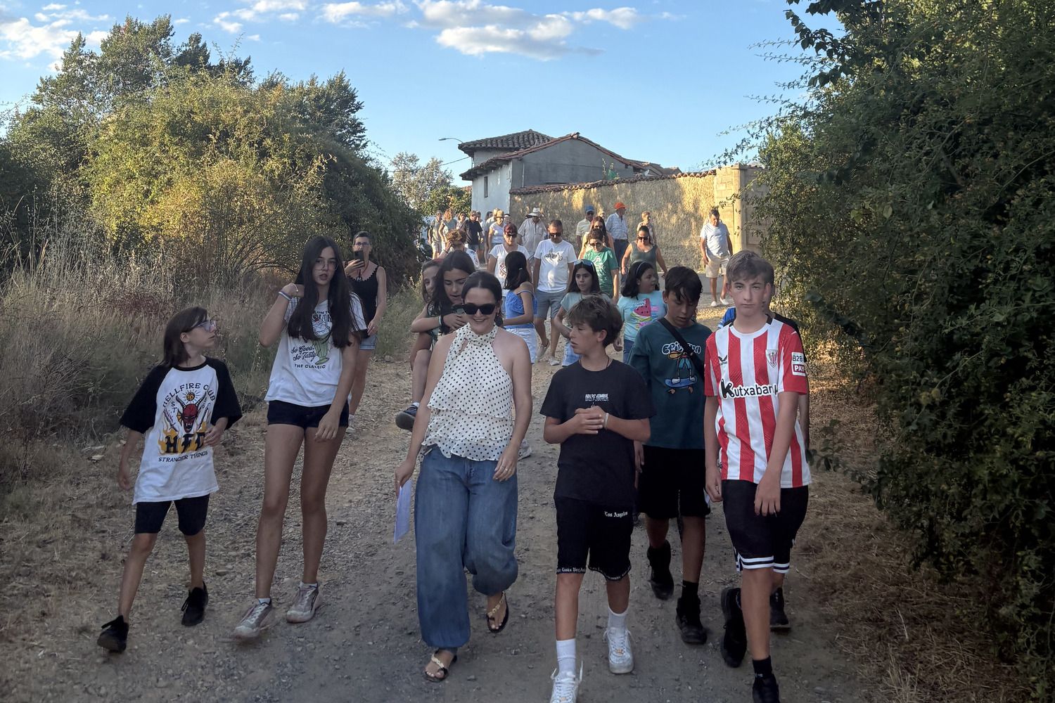 Una estudiante de la ULE recorre los 20 pueblos de Valdefresno para recuperar su historia y memoria Una estudiante de la ULE recorre los 20 pueblos de Valdefresno para recuperar su historia y memoria
