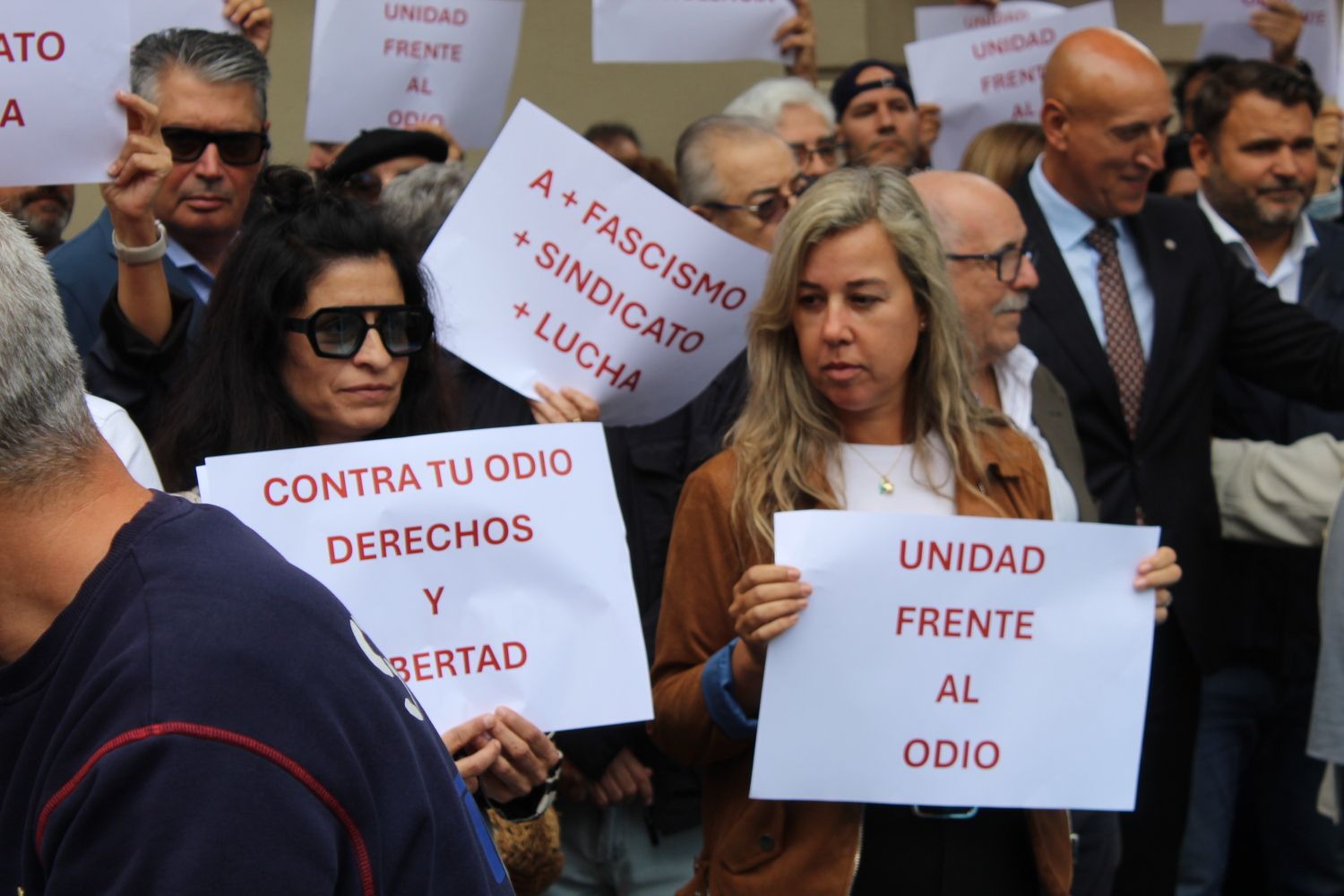 Concentración de UGT León ante la agresión sufrida por una compañera | José Martín Concentración de UGT León ante la agresión sufrida por una compañera | José Martín