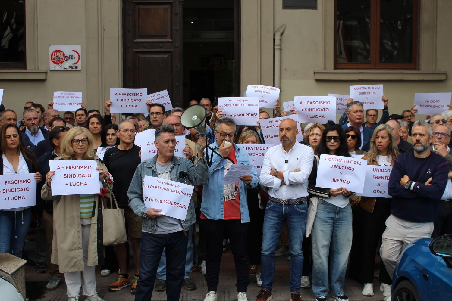 Concentración de UGT León ante la agresión sufrida por una compañera | José Martín Concentración de UGT León ante la agresión sufrida por una compañera | José Martín