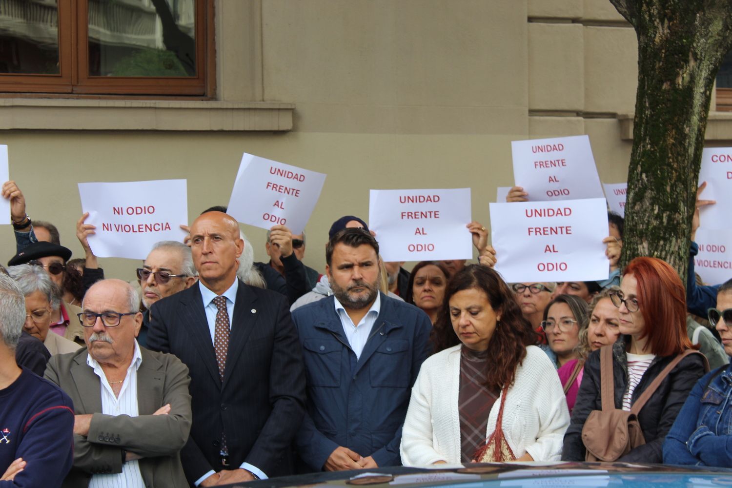 Concentración de UGT León ante la agresión sufrida por una compañera | José Martín Concentración de UGT León ante la agresión sufrida por una compañera | José Martín