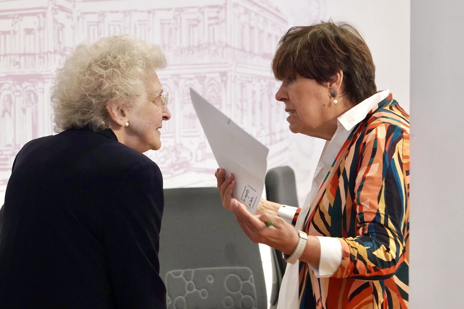 El alcalde de León, José Antonio Diez, presenta el XXII Curso para pianistas, directores y Joven Orquesta Leonesa de la Fundación Eutherpe junto a la directora de la Fundación, Margarita Morais | Carlos S. Campillo / ICAL El alcalde de León, José Antonio Diez, presenta el XXII Curso para pianistas, directores y Joven Orquesta Leonesa de la Fundación Eutherpe junto a la directora de la Fundación, Margarita Morais | Carlos S. Campillo / ICAL