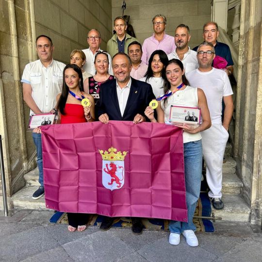León presume de sus campeonas de Europa y del Mundo: La Diputación homenajea a Andrea Corral y Andrea Fernández León presume de sus campeonas de Europa y del Mundo: La Diputación homenajea a Andrea Corral y Andrea Fernández