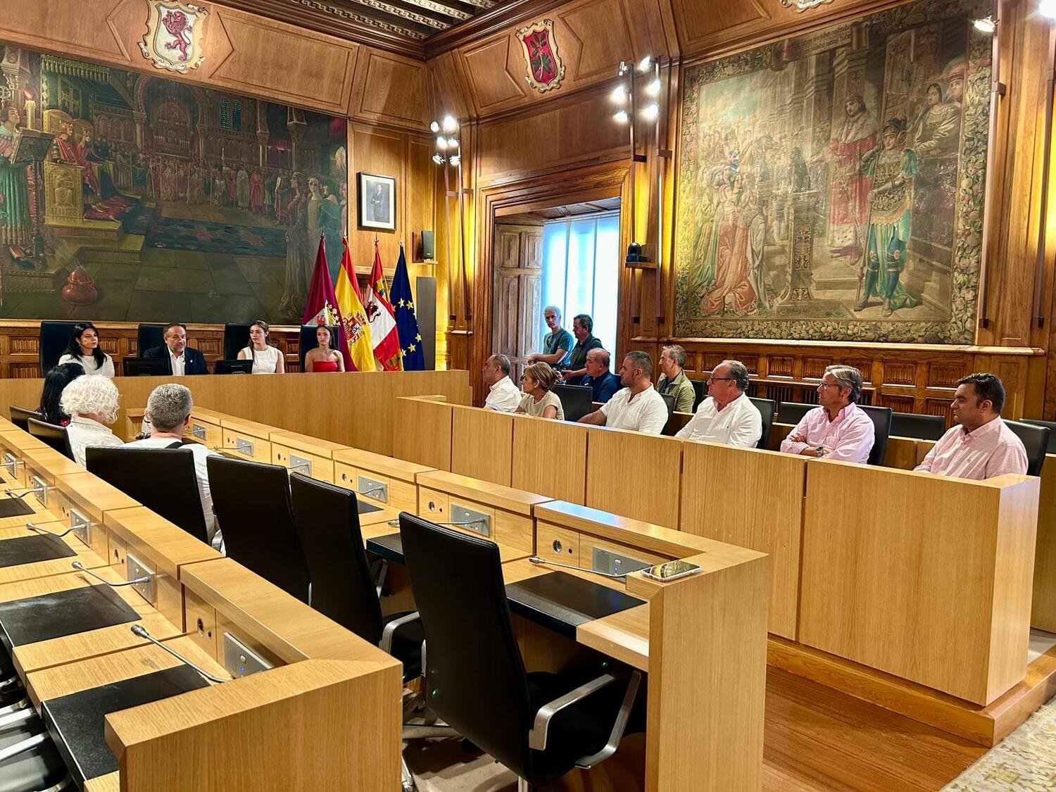 Recepción en la Diputación de León a las campeonas de Europa y el Mundo Andrea Fernández y Andrea Corral