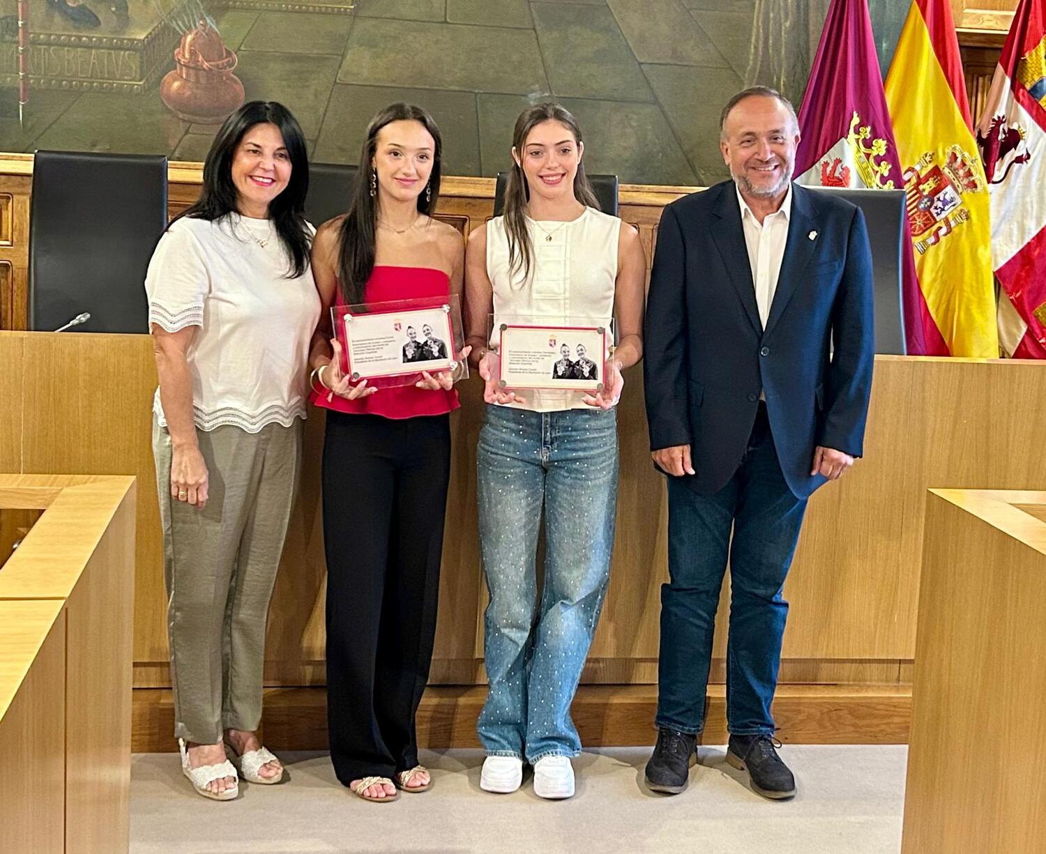 Recepción en la Diputación de León a las campeonas de Europa y el Mundo Andrea Fernández y Andrea Corral