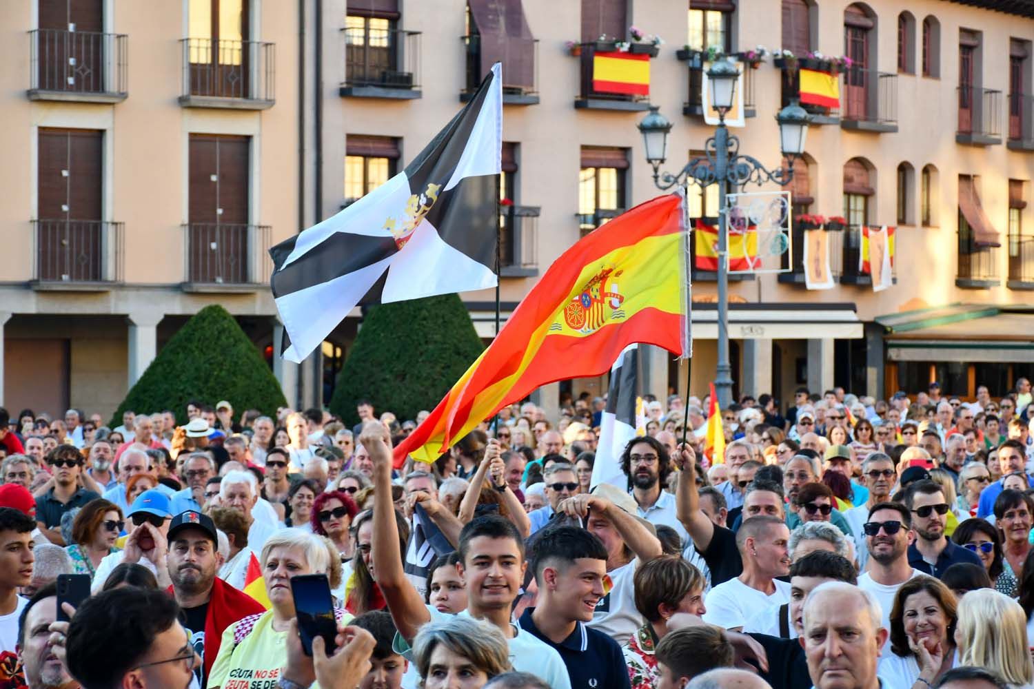 Concentración en apoyo de Ceuta en Ponferrada (26)