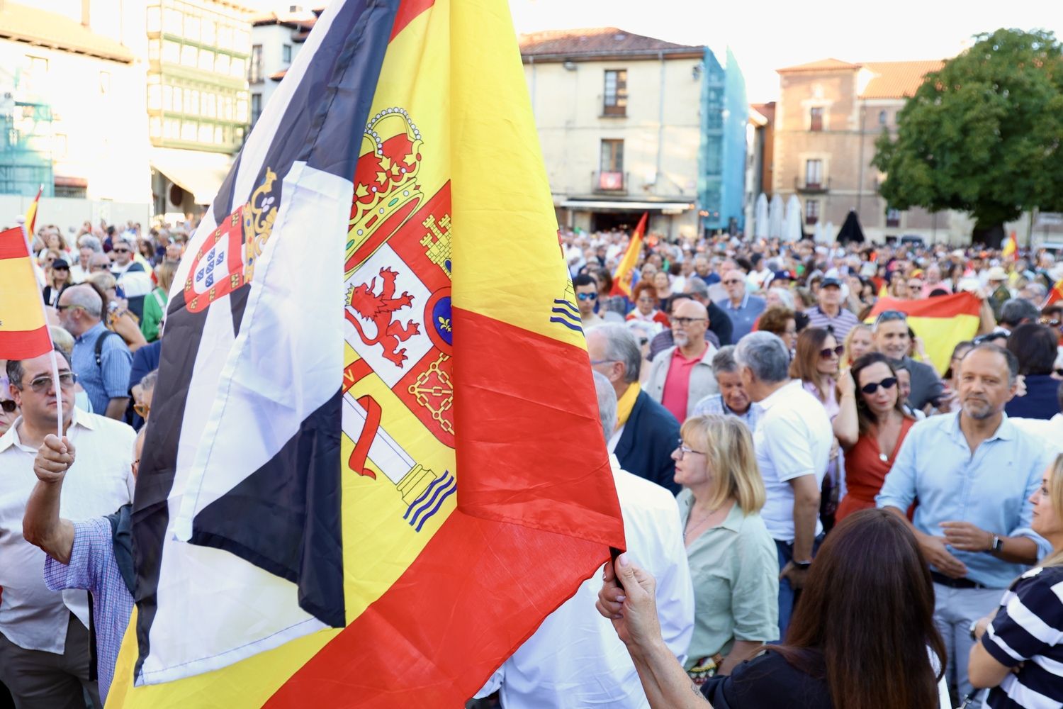 Concentración en apoyo a Ceuta en la plaza de San Marcelo de León | Carlos S. Campillo / ICAL