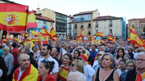 Concentración en apoyo a Ceuta en la plaza de San Marcelo de León | José Martín