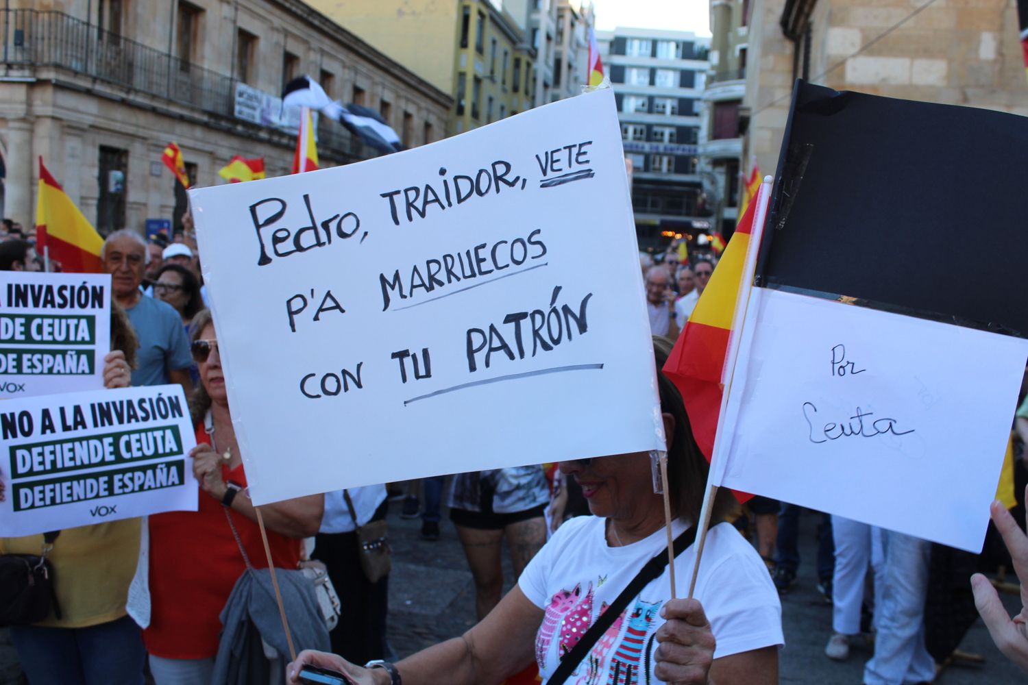 Concentración en apoyo a Ceuta en la plaza de San Marcelo de León | José Martín Concentración en apoyo a Ceuta en la plaza de San Marcelo de León | José Martín