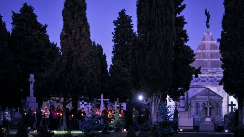 El Cementerio de León se llena de historias: Vuelven las rutas culturales nocturnas El Cementerio de León se llena de historias: Vuelven las rutas culturales nocturnas