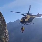 Rescatan a un senderista enriscado en Los Mesones (Posada de Valdeón) Rescatan a un senderista enriscado en Los Mesones (Posada de Valdeón)