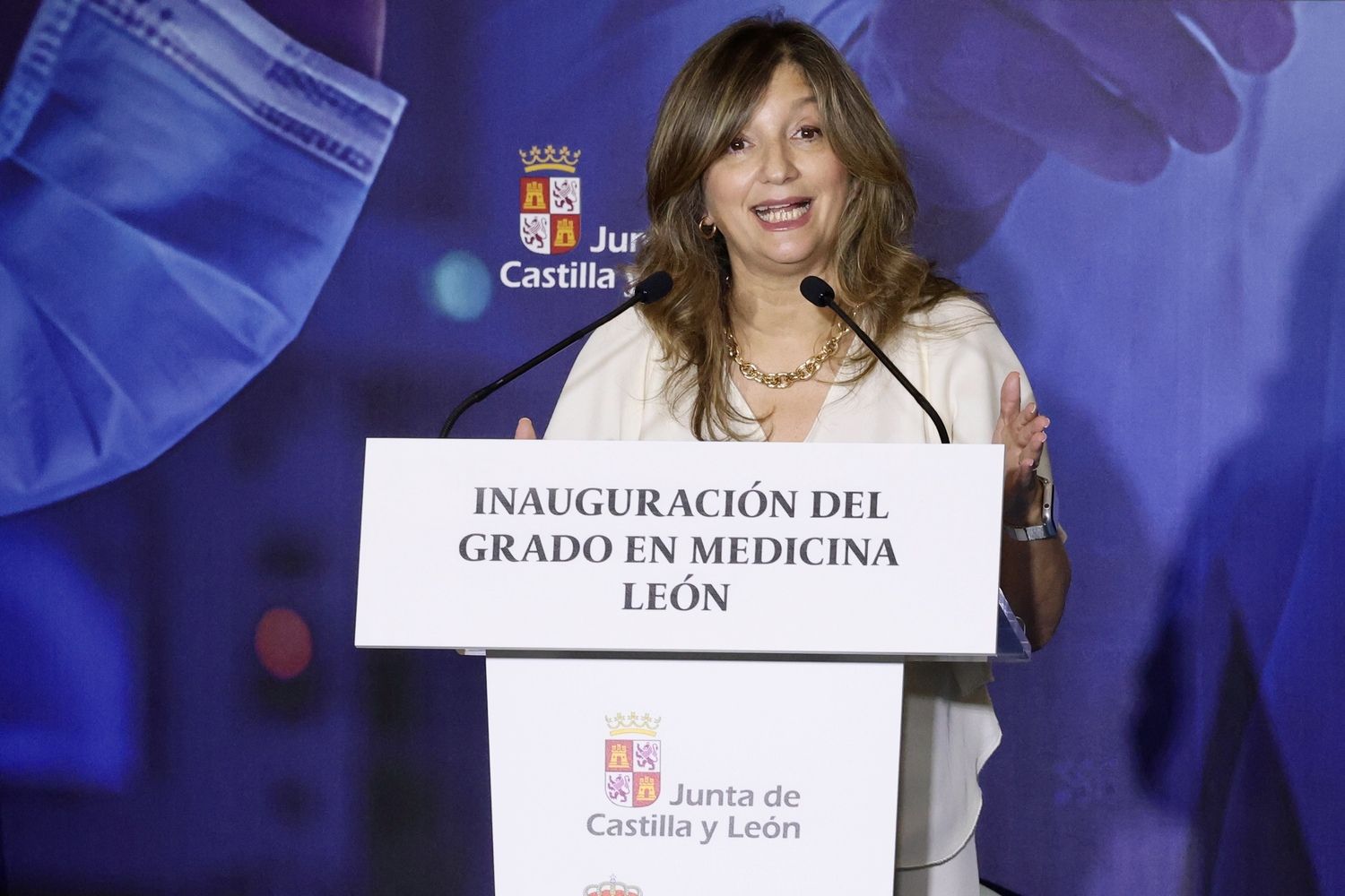 La rectora de la Universidad de León, Nuria González, durante la inauguración del Grado de Medicina en la ULE | Carlos S. Campillo / ICAL 