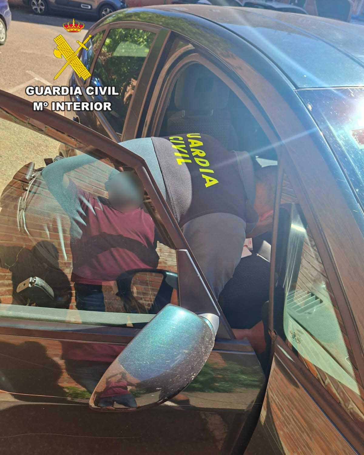 Dos detenidos en la provincia de León por tráfico de drogas, resistencia y conducción temeraria
