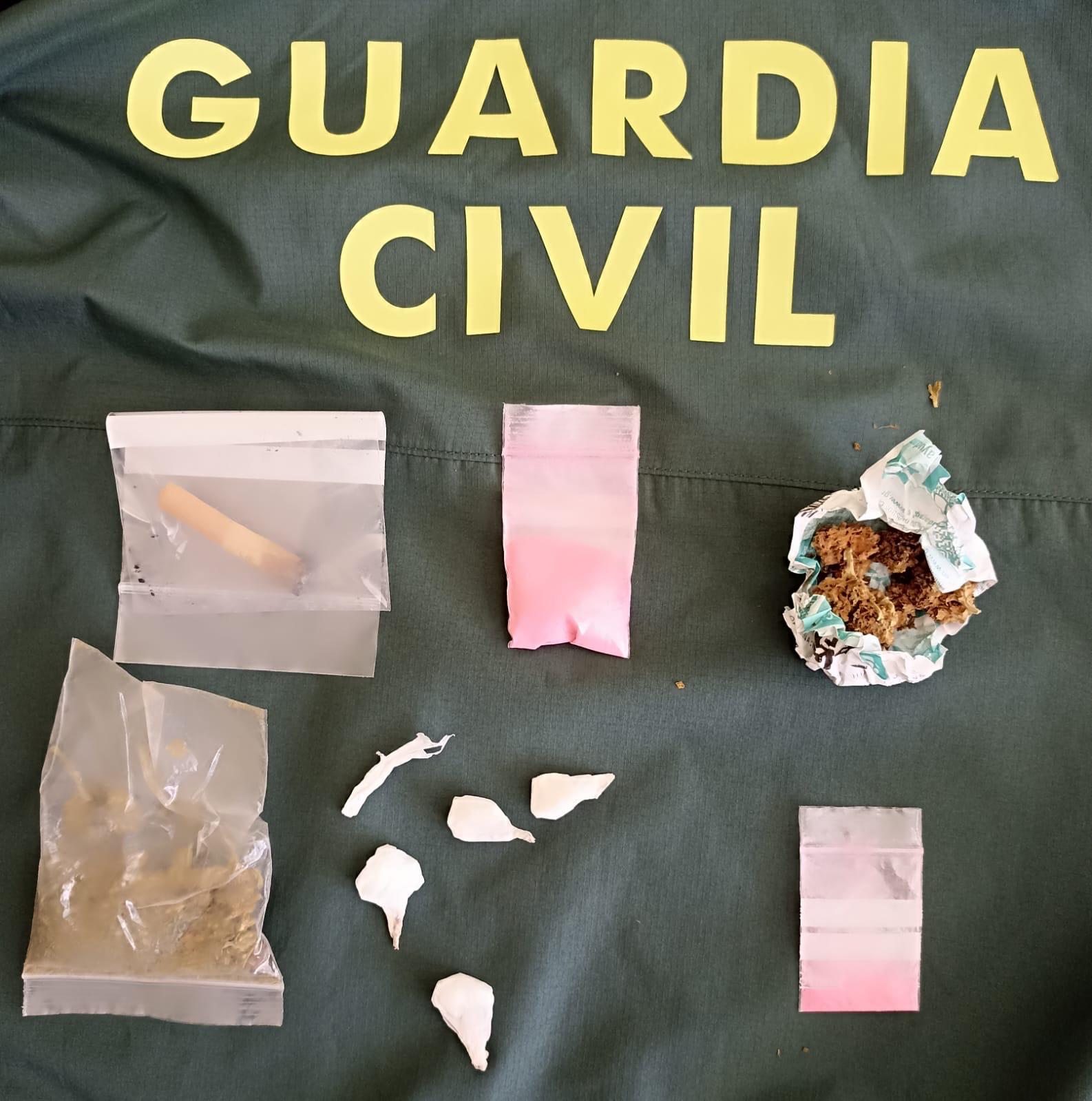 Dos detenidos en la provincia de León por tráfico de drogas, resistencia y conducción temeraria