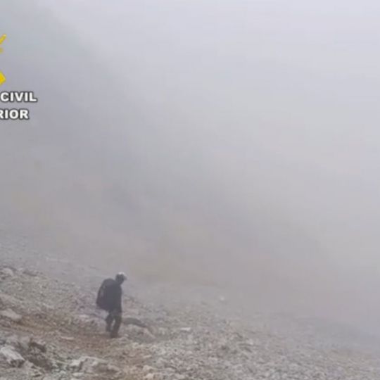 Rescatan a dos montañeros en el pico Torrecerredo (Picos de Europa) tras quedar atrapados por la niebla
