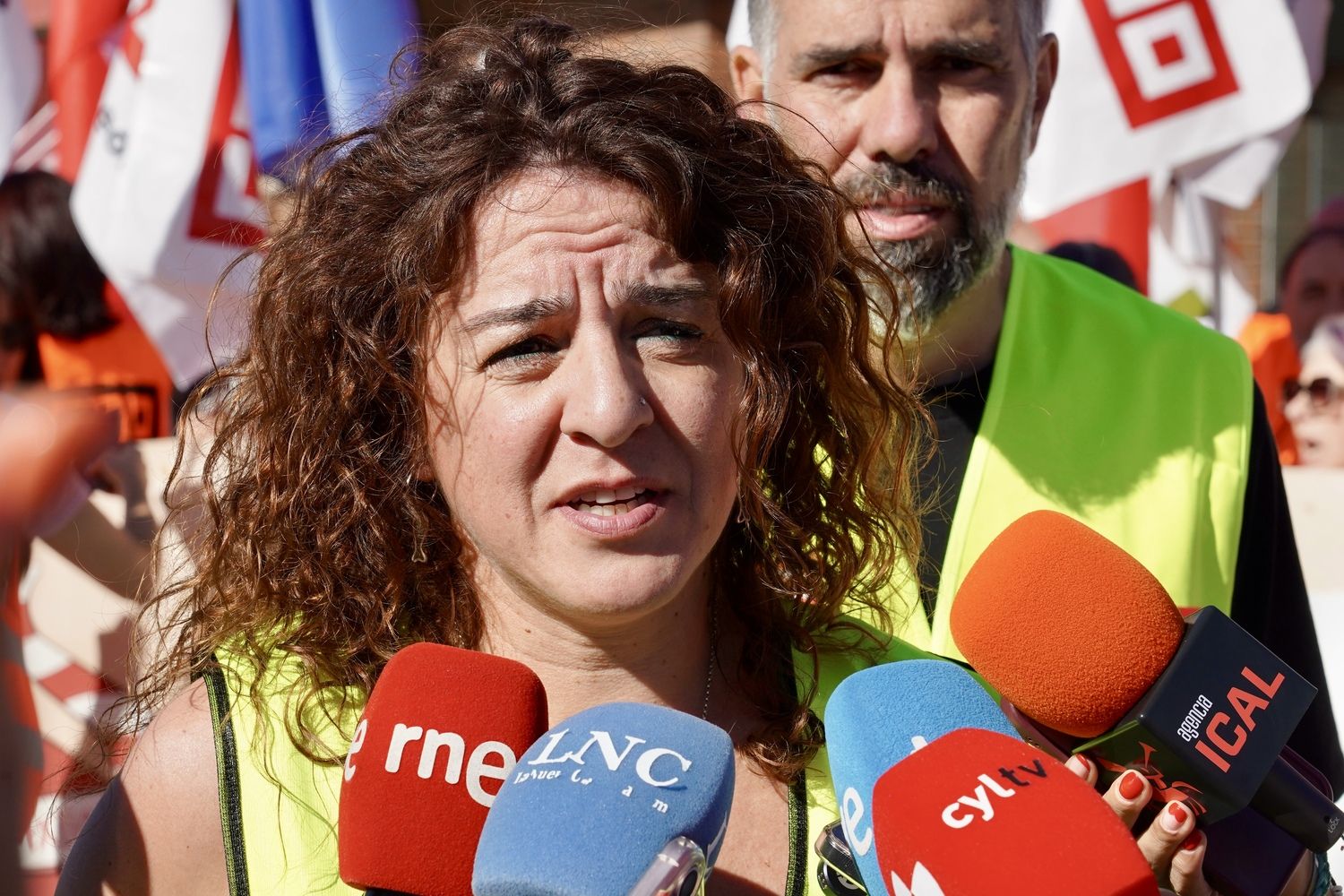 Concentración de protesta contra el peaje del Huerna convocada por CCOO León y CCOO Asturias | Carlos S. Campillo / ICAL