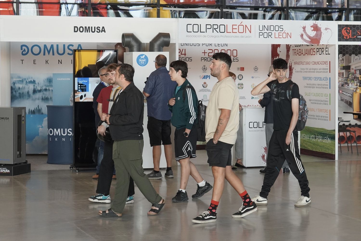 III edición de la Feria de Fontanería, Calefacción, Eficiencia Energética y Renovables ‘León Clima Verde’ | Carlos S. Campillo / ICAL III edición de la Feria de Fontanería, Calefacción, Eficiencia Energética y Renovables ‘León Clima Verde’ | Carlos S. Campillo / ICAL