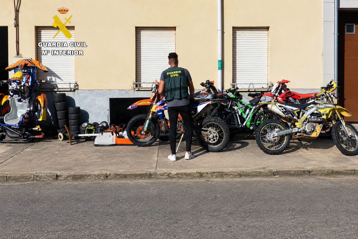 Recuperan cuatro motocicletas, un kart y herramientas tras un robo en Zuares del Páramo (León)