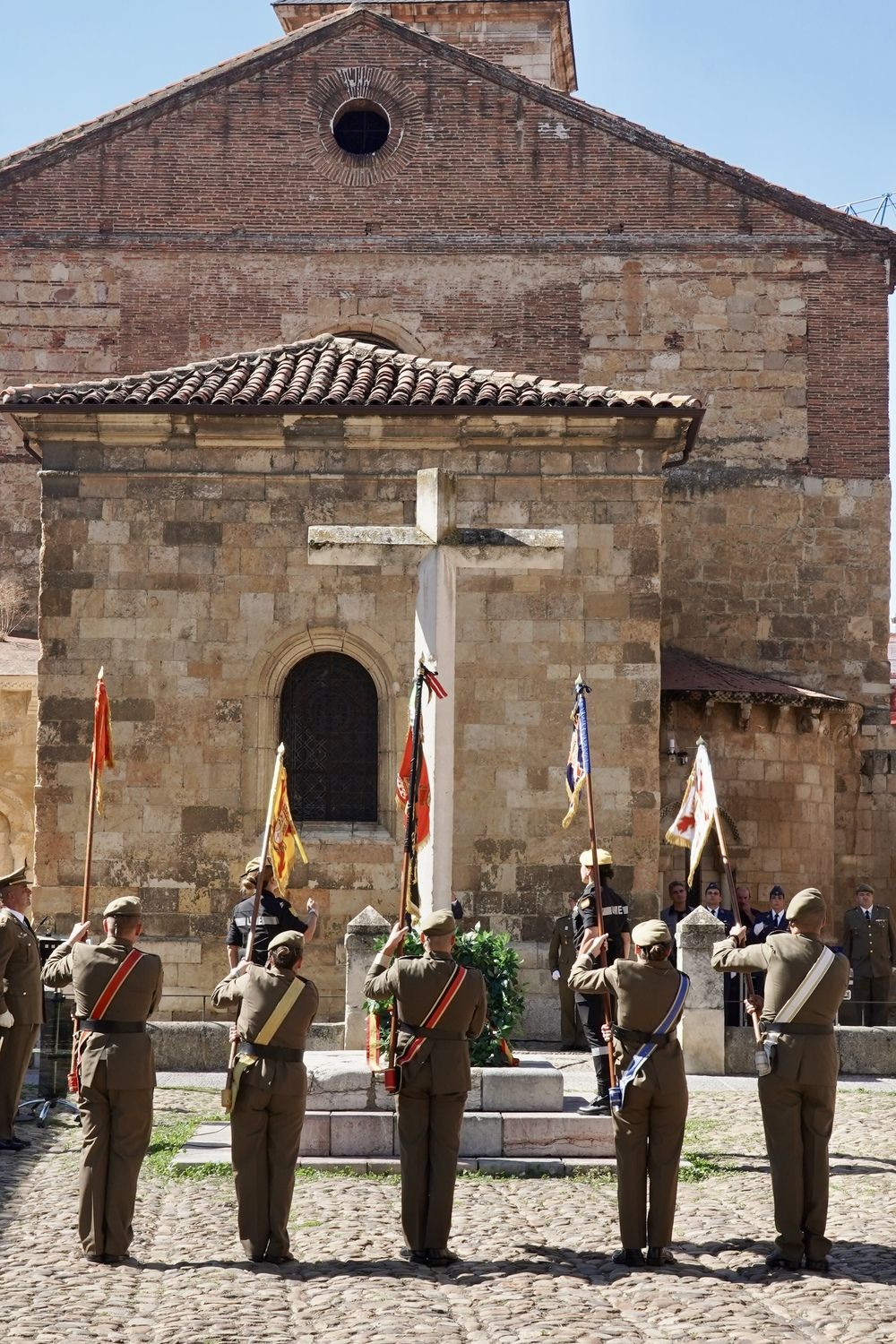 Celebración del Día de la Subdelegación de Defensa en León | Calos S. Campillo / ICAL