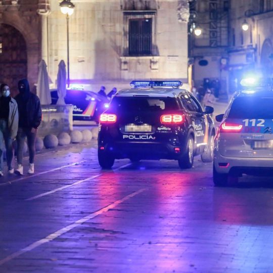 Policia Nacional y Policía Local en León | Nueve detenidos, tres de ellos menores, tras una pelea tumultuaria en el Barrio Húmedo de León Policia Nacional y Policía Local en León | Nueve detenidos, tres de ellos menores, tras una pelea tumultuaria en el Barrio Húmedo de León