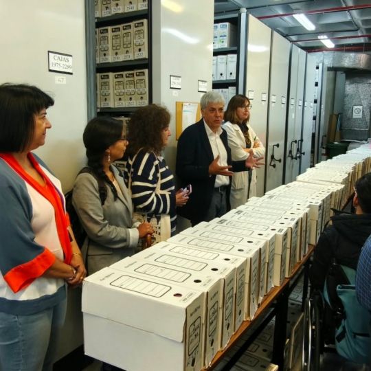 Doce alumnos de ASPACE se acercan al trabajo del Archivo Territorial de la Junta en León Doce alumnos de ASPACE se acercan al trabajo del Archivo Territorial de la Junta en León