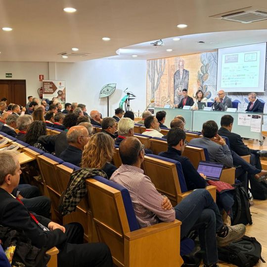 INNOVAMIN’26 lleva a la ULE el debate sobre las centrales reversibles y el nuevo reto del almacenamiento energético