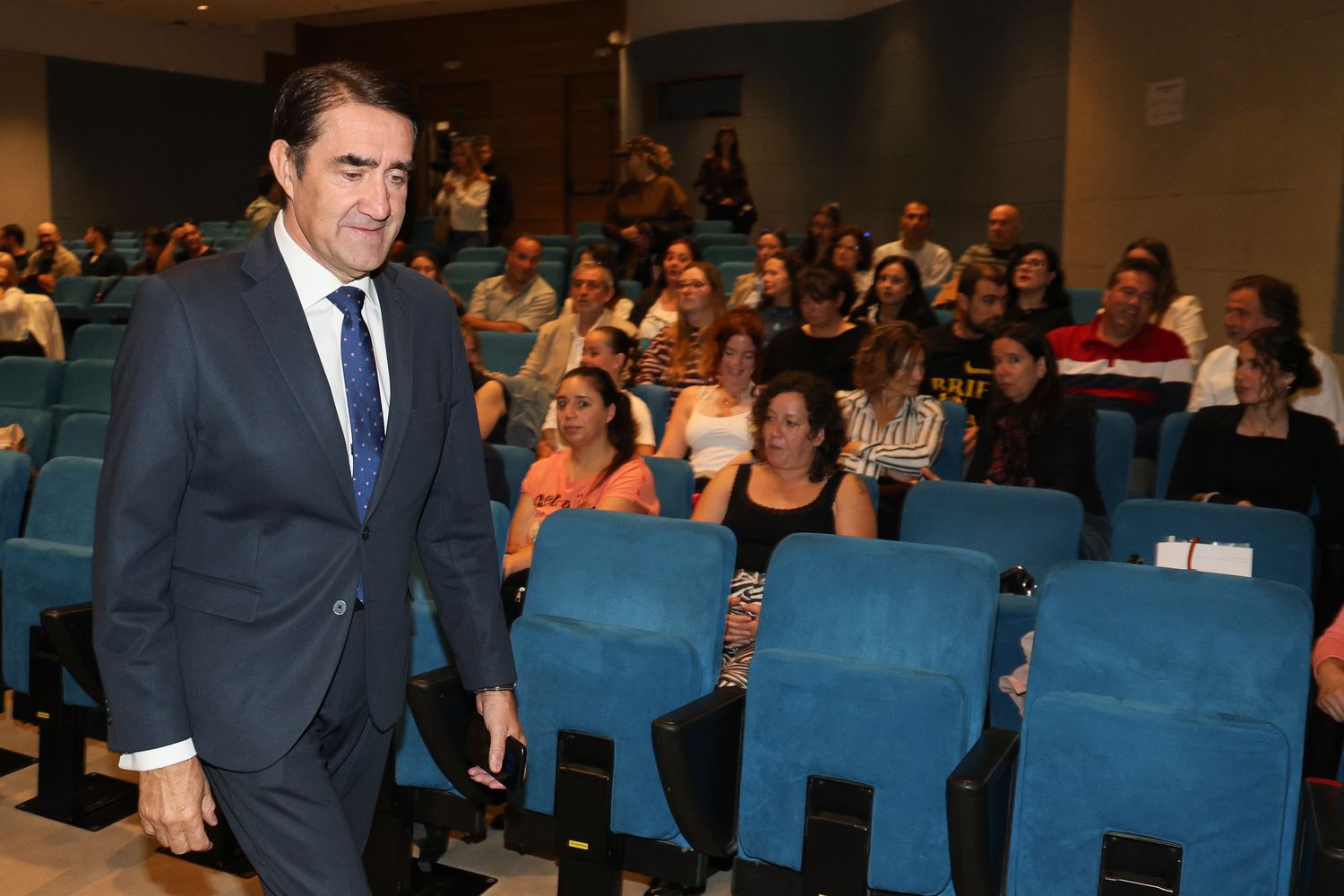 Entrega los diplomas de los programas mixtos de Formación y Empleo de León | Carlos S. Campillo / ICAL