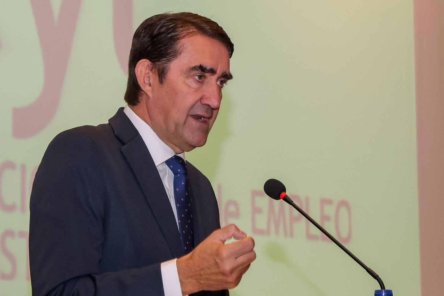 Entrega los diplomas de los programas mixtos de Formación y Empleo de León | Carlos S. Campillo / ICAL