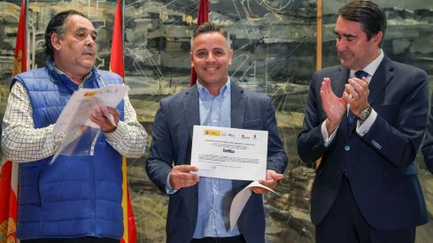 Entrega los diplomas de los programas mixtos de Formación y Empleo de León | Carlos S. Campillo / ICAL