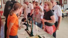 La Caravana BIOMETAC acerca la ciencia a La Bañeza con experiencias abiertas a todos