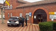 Detenido un sexagenario por robar 1.800 euros y agredir a la responsable de un bar en Carrizo de la Ribera Detenido un sexagenario por robar 1.800 euros y agredir a la responsable de un bar en Carrizo de la Ribera