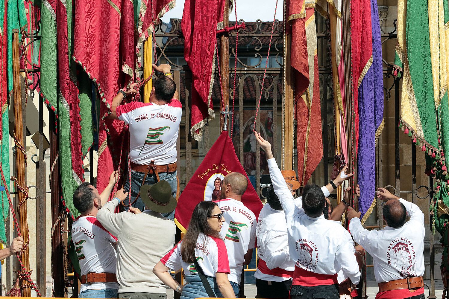 Desfile de pendones concejiles de la provincia de León en la capital leonesa por San Froilán | Peio García / ICAL Desfile de pendones concejiles de la provincia de León en la capital leonesa por San Froilán | Peio García / ICAL