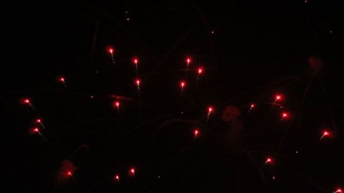 Así brilló León con los fuegos artificiales en la noche previa a San Froilán | José Martín Así brilló León con los fuegos artificiales en la noche previa a San Froilán | José Martín