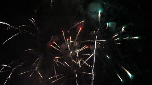 Así brilló León con los fuegos artificiales en la noche previa a San Froilán | José Martín Así brilló León con los fuegos artificiales en la noche previa a San Froilán | José Martín