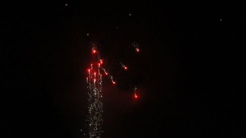 Así brilló León con los fuegos artificiales en la noche previa a San Froilán | José Martín Así brilló León con los fuegos artificiales en la noche previa a San Froilán | José Martín