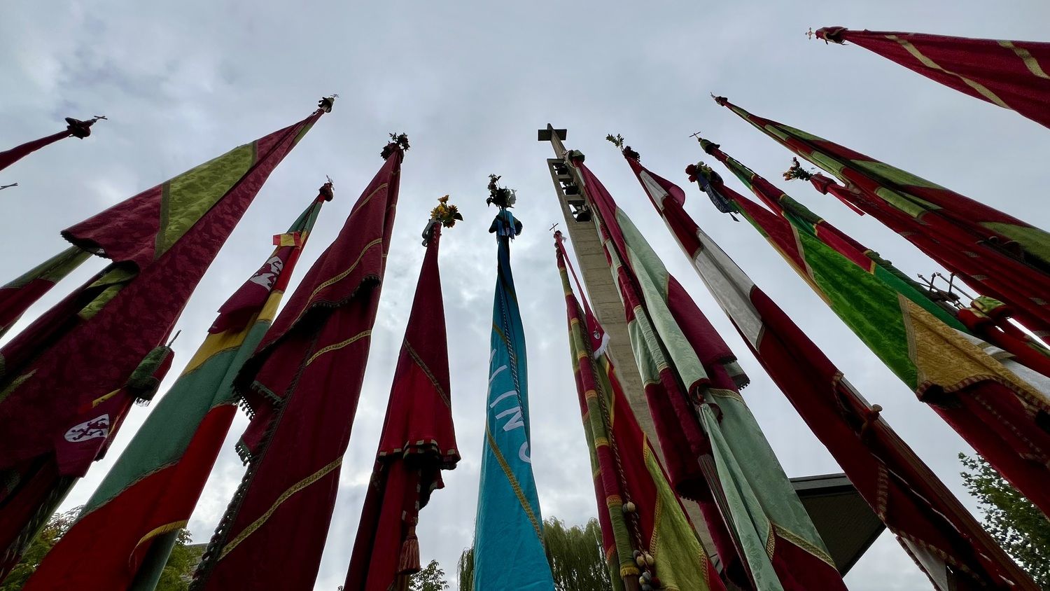 La Romería de San Froilán llena La Virgen del Camino de color y tradición | Peio García / ICAL