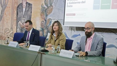 La ULE prepara una estrategia para implantar la inteligencia artificial de forma “responsable y útil” | Peio García / ICAL La ULE prepara una estrategia para implantar la inteligencia artificial de forma “responsable y útil” | Peio García / ICAL