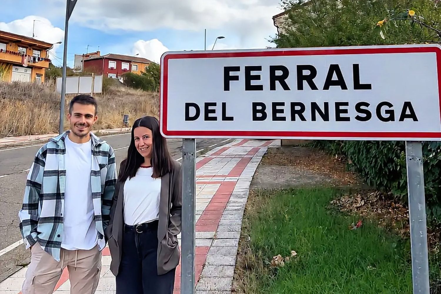 UxSA apuesta por los jóvenes vecinos David Rodríguez y Carla Morán para la Junta Vecinal de Ferral