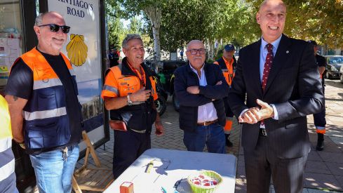 El alcalde de León, José Antonio Diez, visita el puesto de Protección Civil de Atención al Peregrino | Foto: Carlos S. Campillo, ICAL El alcalde de León, José Antonio Diez, visita el puesto de Protección Civil de Atención al Peregrino | Foto: Carlos S. Campillo, ICAL